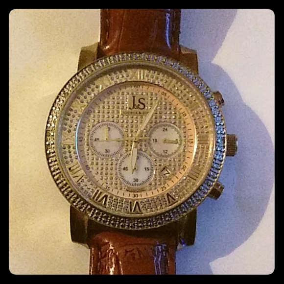 Watch - Picture 1 of 2